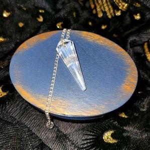 Quartz crystal pendulum